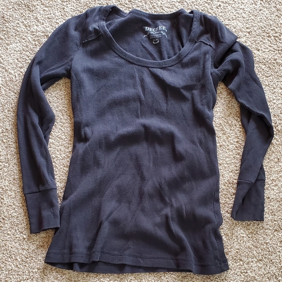 🎈2for$10🎈Decree black thermal shirt - Picture 1 of 4